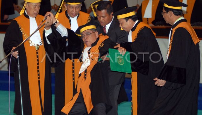 MKMK Diminta Hentikan Adies Kadir